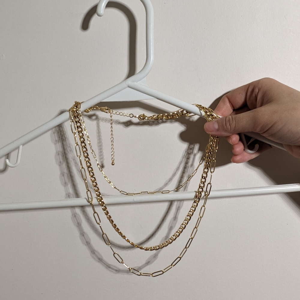Carly Jean Los Angeles Layered Gold Chain Necklace Set - Picture 5 of 5